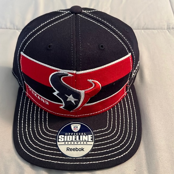 Reebok Other - Reebok L/XL red white, and navy hat